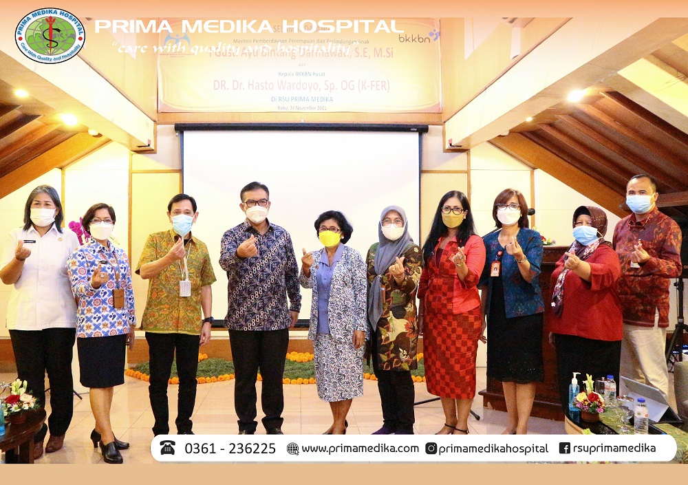 Kepala BKKBN RI memberikan apresiasi kepada RSU Prima Medika